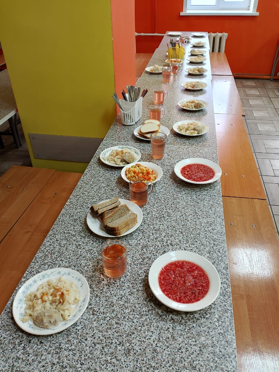 Столовая.